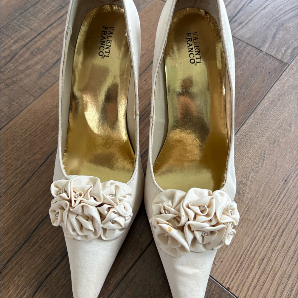 Valenti Franco Cream Satin Pointed-Toe Pumps with Rosette Embellishments
